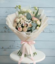 Букет цветов из:  Розы и Лизиантусы в Дарасун