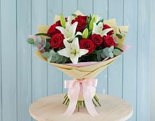 Букет цветов из:  Лилии и Розы в Дарасун