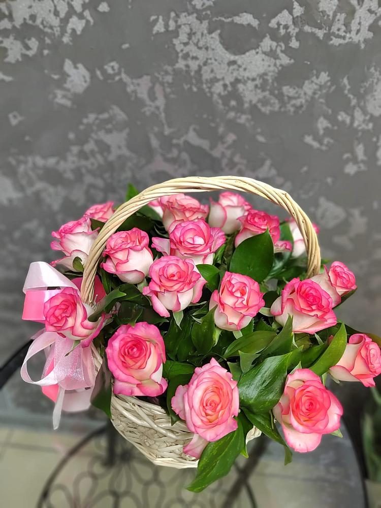 Цветочная композиция из Розы в корзине в Дарасун