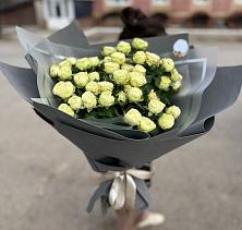 Букет Белые кустовые розы Солинеро в Дарасун