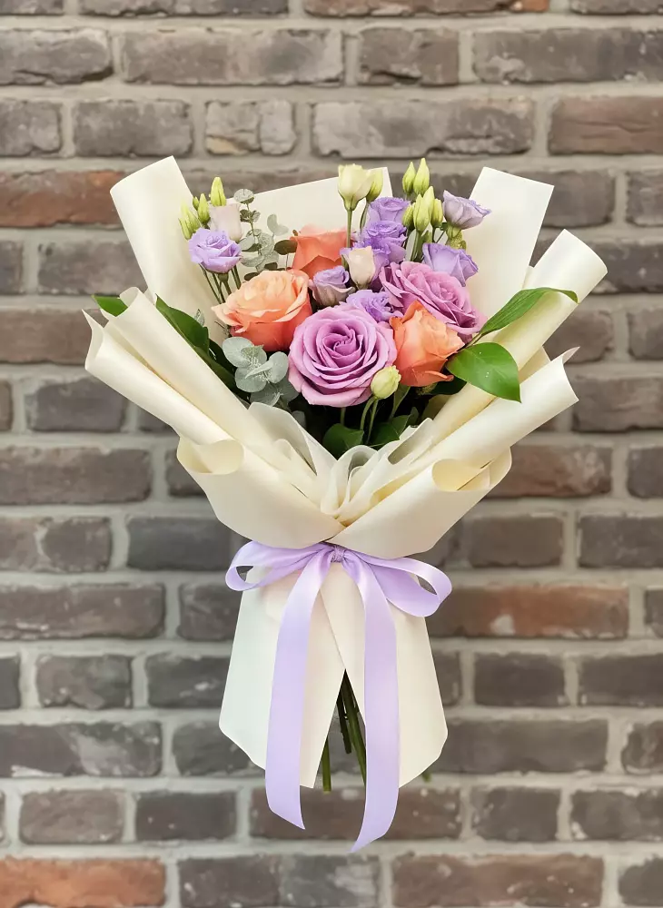 Букет цветов из: Лизиантусы и Розы в Дарасун