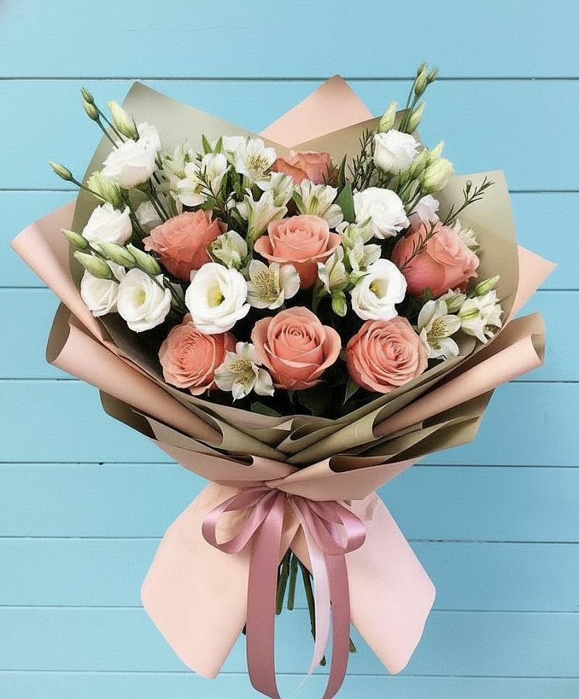 Букет цветов из: Розы, Альстромерии и Лизиантусы в Дарасун