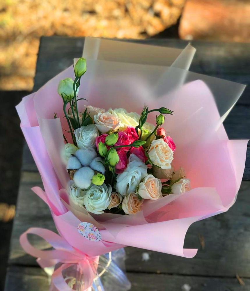 Букет цветов из: Розы и Лизиантусы в Дарасун