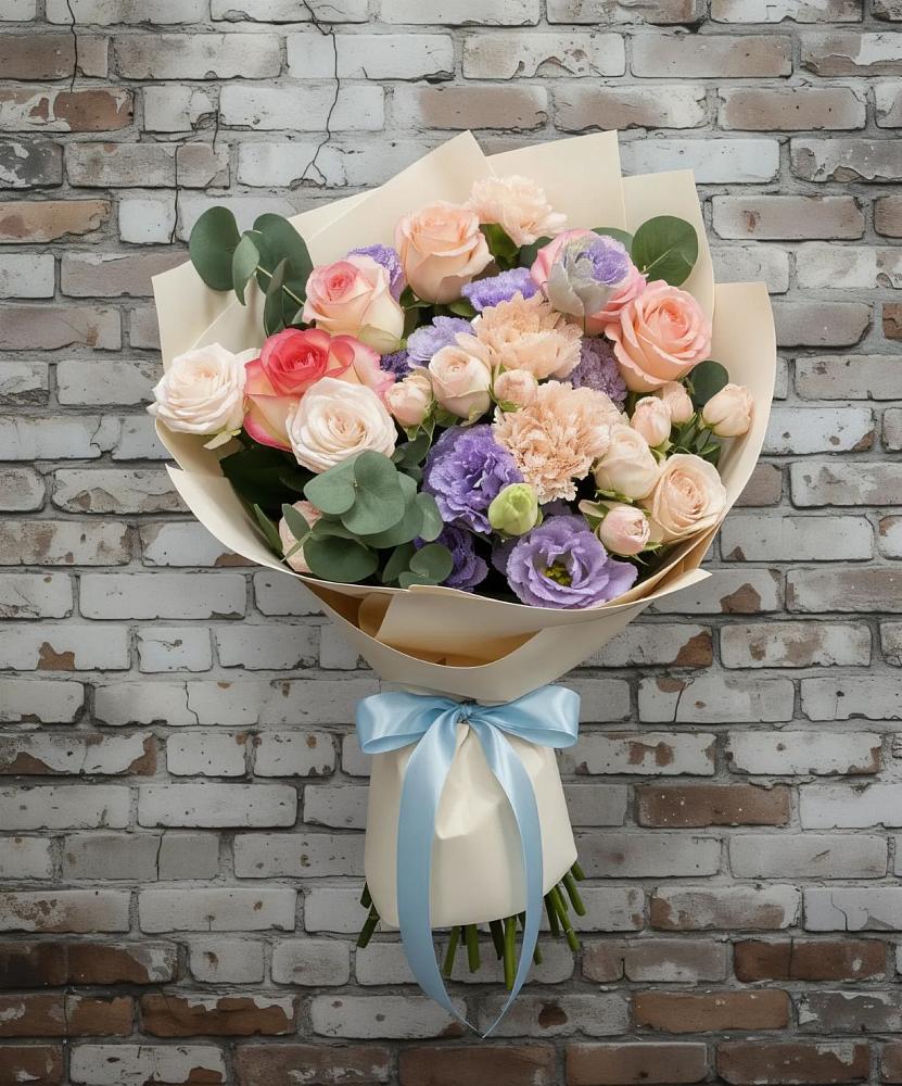 Букет Феерия в Дарасун Букет цветов из: Розы, Лизиантусы и Гвоздики в Дарасун