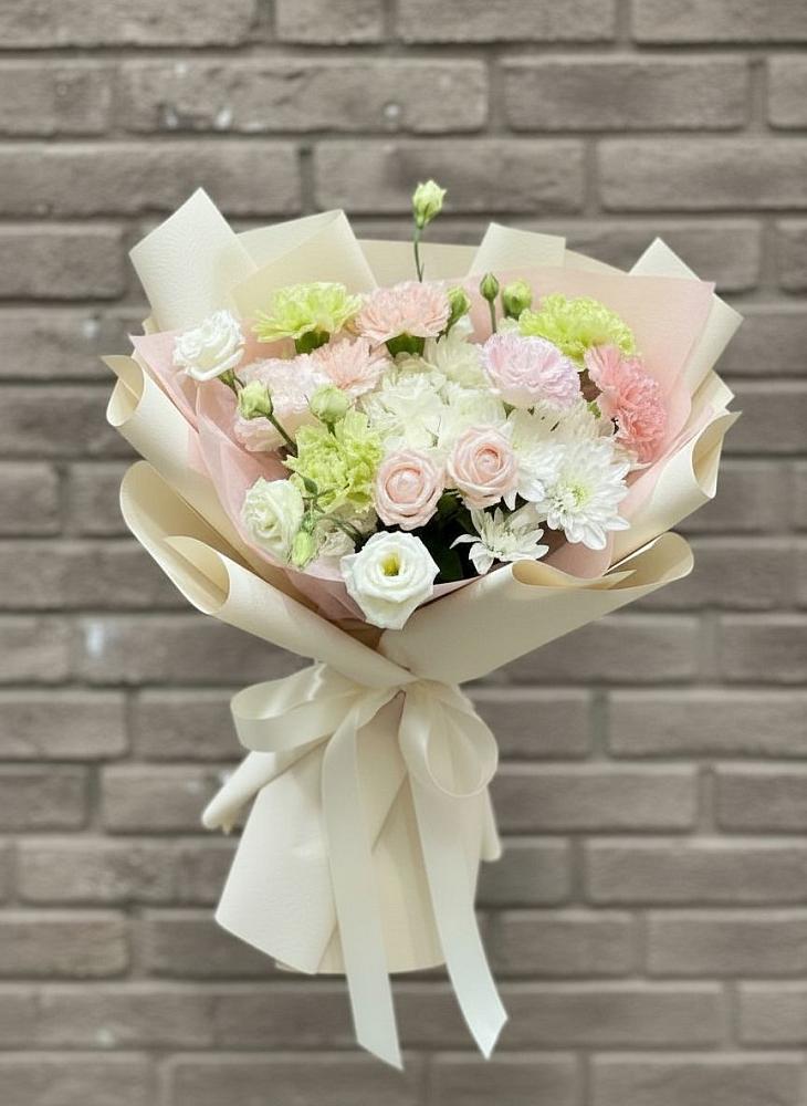 Букет Трепет мечты в Дарасун Букет цветов из: Гвоздики, Розы, Лизиантусы и Хризантемы в Дарасун