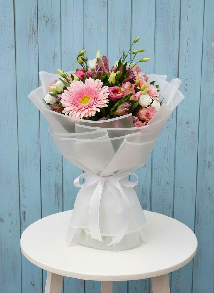 Букет цветов из: Герберы, Альстромерии и Лизиантусы в Дарасун