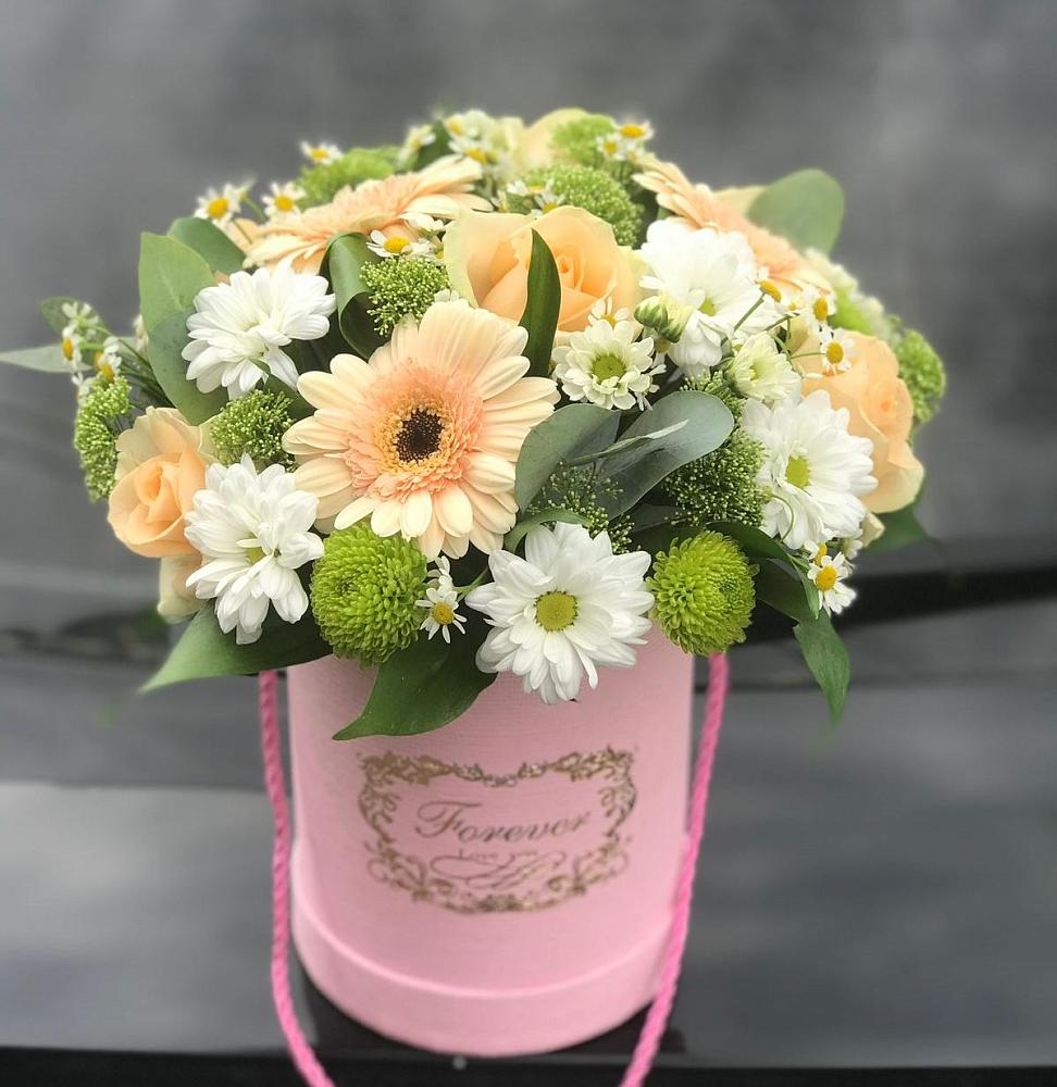 Цветочная композиция из Розы, Герберы и Хризантемы в шляпной коробке в Дарасун