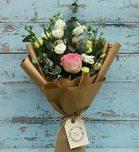 Букет цветов из:  Розы и Лизиантусы в Дарасун