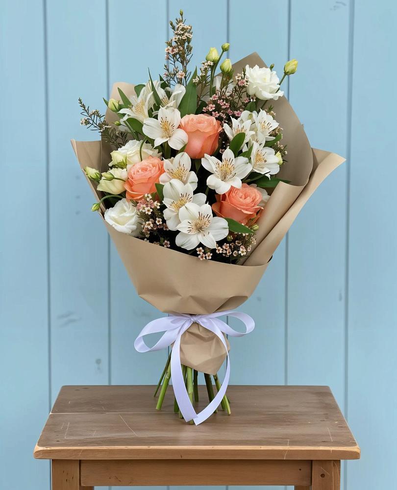 Букет цветов из: Альстромерии, Лизиантусы, Розы и Хризантемы в Дарасун